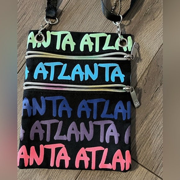 Robin Ruth Crossbody NWOT - Picture 3 of 7